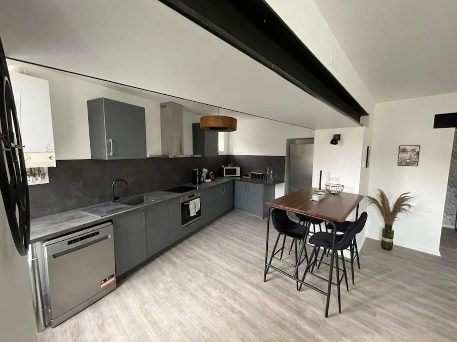 Appartement Jungle- Hypercentre -Charleville Bagian luar foto